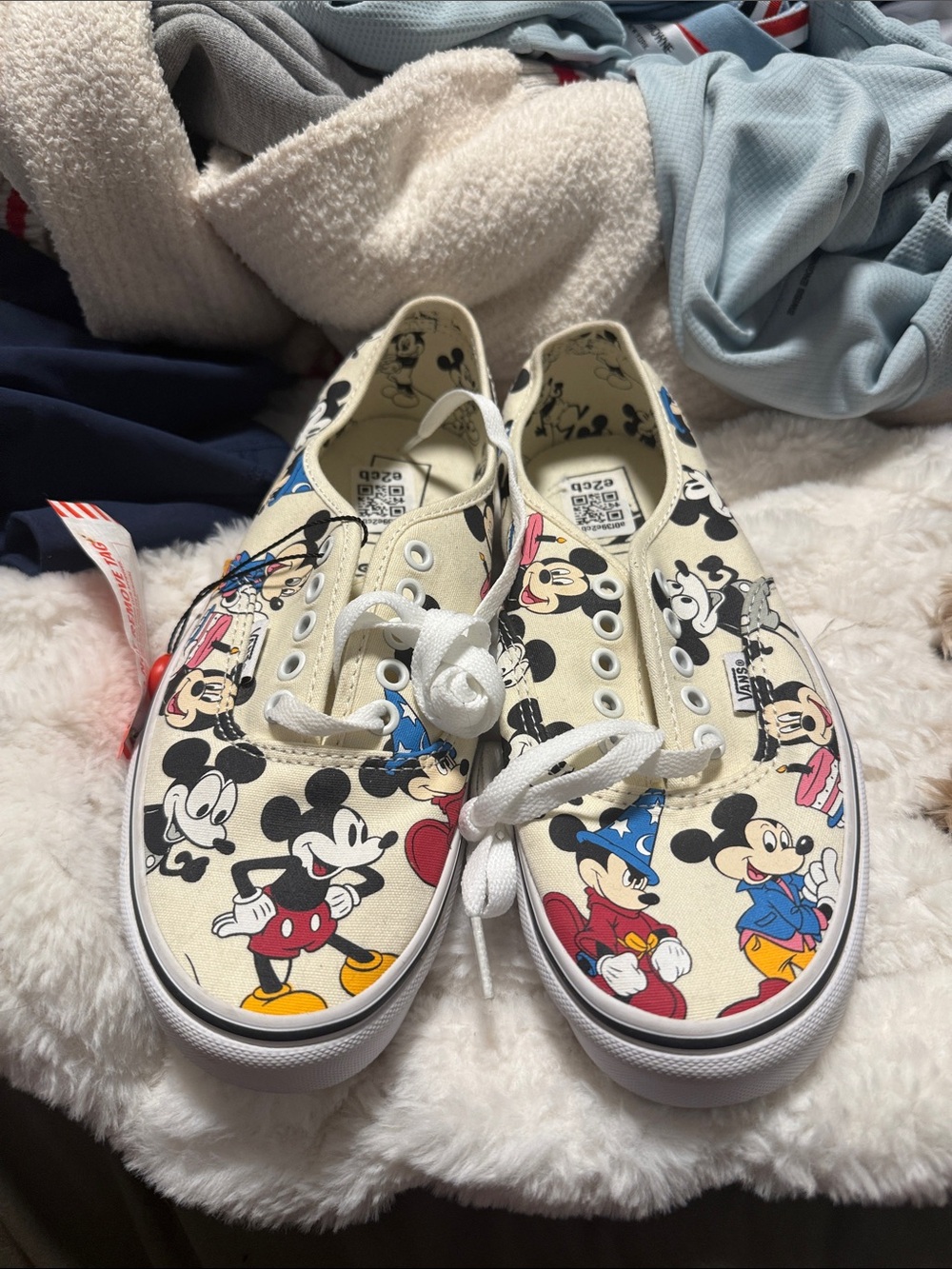 Van’s Mickey Mouse Lace Up Sneakers *RARE